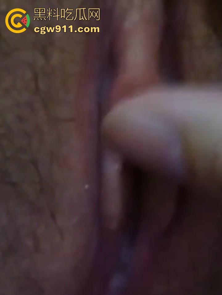 广州外企白领高管【沈佳奕】跟男友自拍啪啪流出，口交深喉吞精，一线天白虎嫩穴猛插，直接看射了！-6