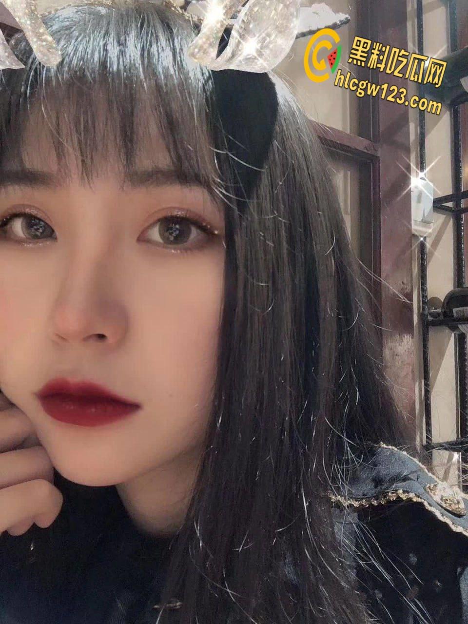 西安霓虹下双姝淫乱夜，黑丝翘臀迎猛操，娇喘挑逗谁主淫妻 !-2