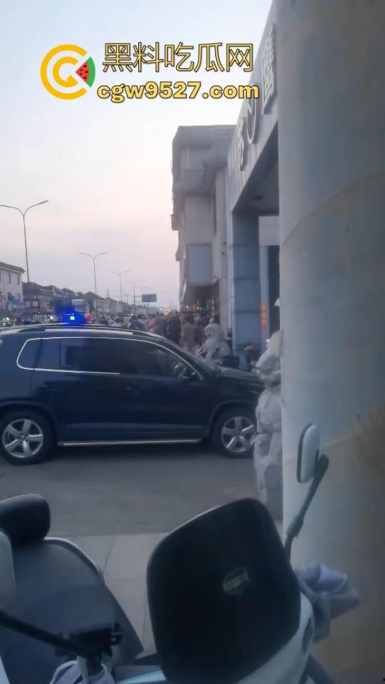 又一资金盘爆雷！江苏泰州冯苏鹰老板，骗走了几百个老年人一辈子的养老钱，最嘲讽的是旁边就是市场监管局！-1