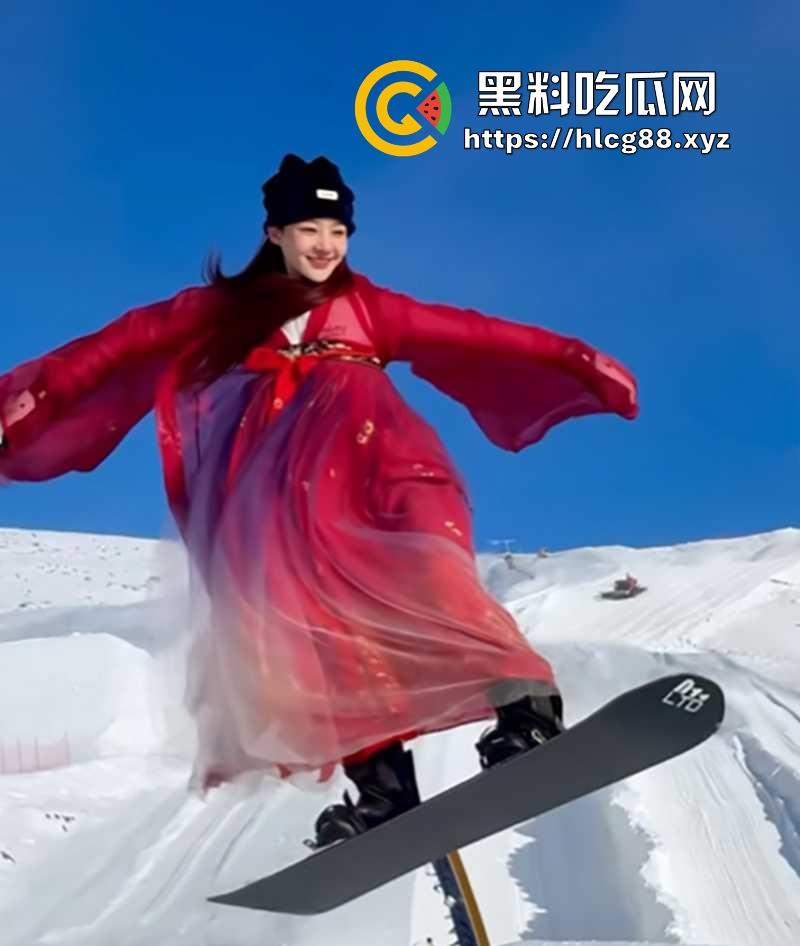 抖音500万粉丝网红【千一】因滑雪练习16米跳台出意外 口吐鲜血 双腿粉碎性骨折！-7