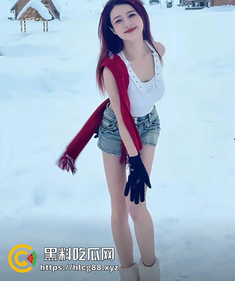 抖音500万粉丝网红【千一】因滑雪练习16米跳台出意外 口吐鲜血 双腿粉碎性骨折！-9