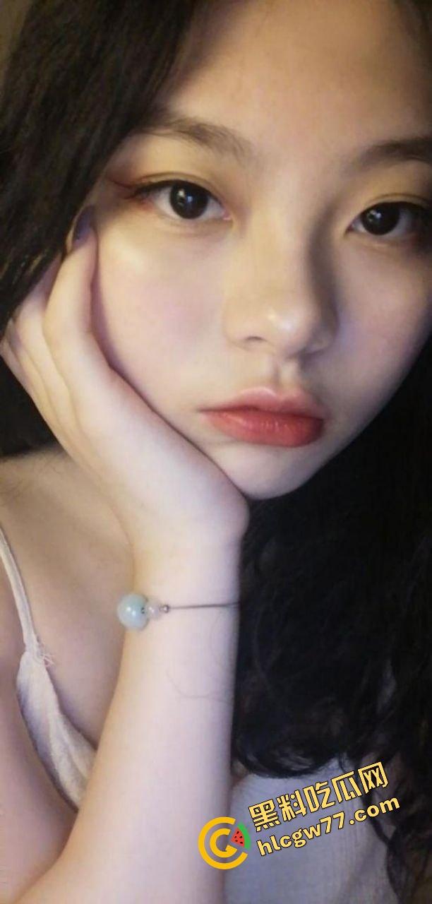 南州传媒学院【罗宪】奶子蜜桃臀双杀全宿舍男人梦中常驻，讲台上的优等生，后入时夹得你腿软的母狗！-8