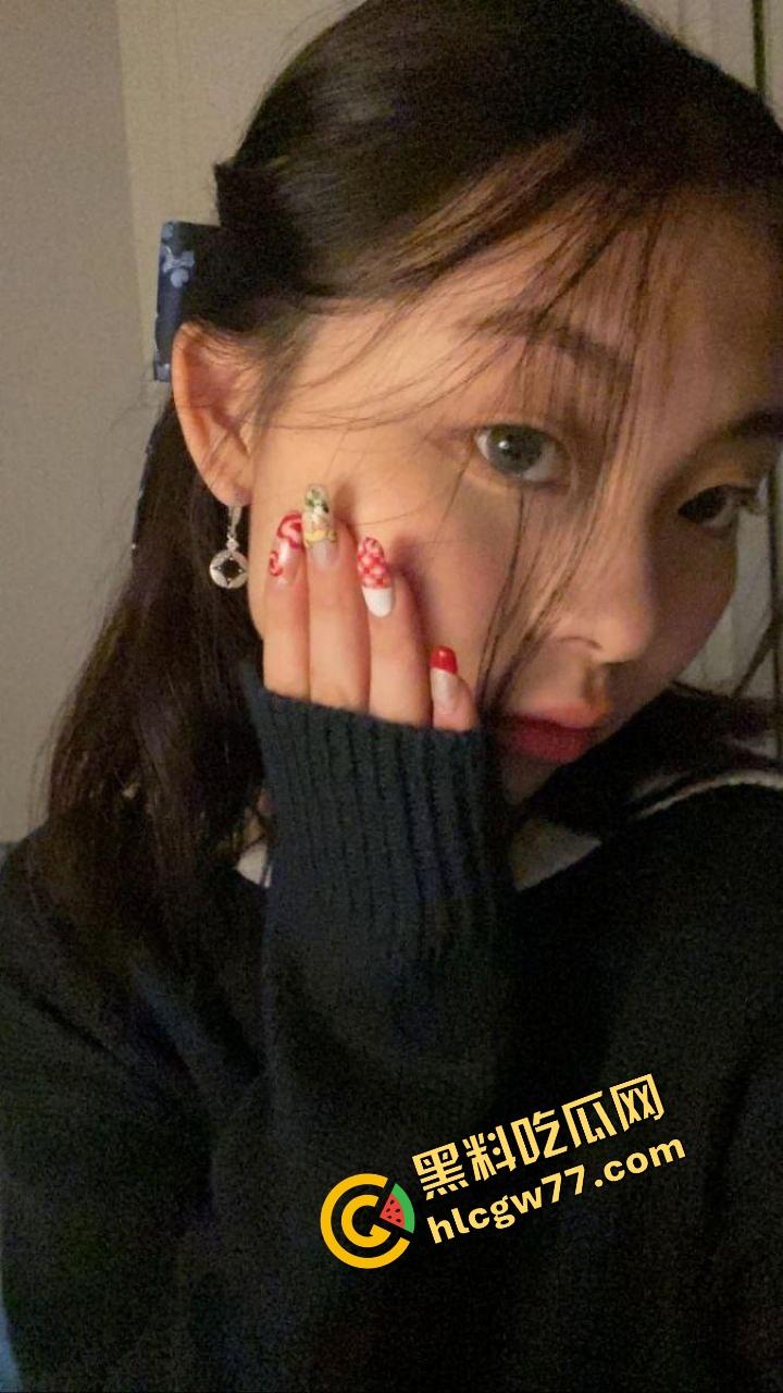 南州传媒学院【罗宪】奶子蜜桃臀双杀全宿舍男人梦中常驻，讲台上的优等生，后入时夹得你腿软的母狗！-11