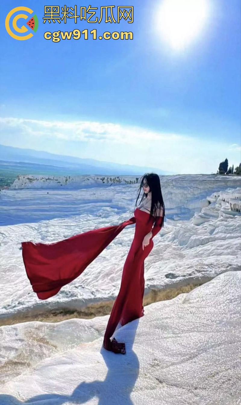 抖音千万粉丝网红【李二狗】，被曝泳池派对1V4事件，全都是高品质女神，大奶长腿身材逆天，这玩的质量这么好么？-10