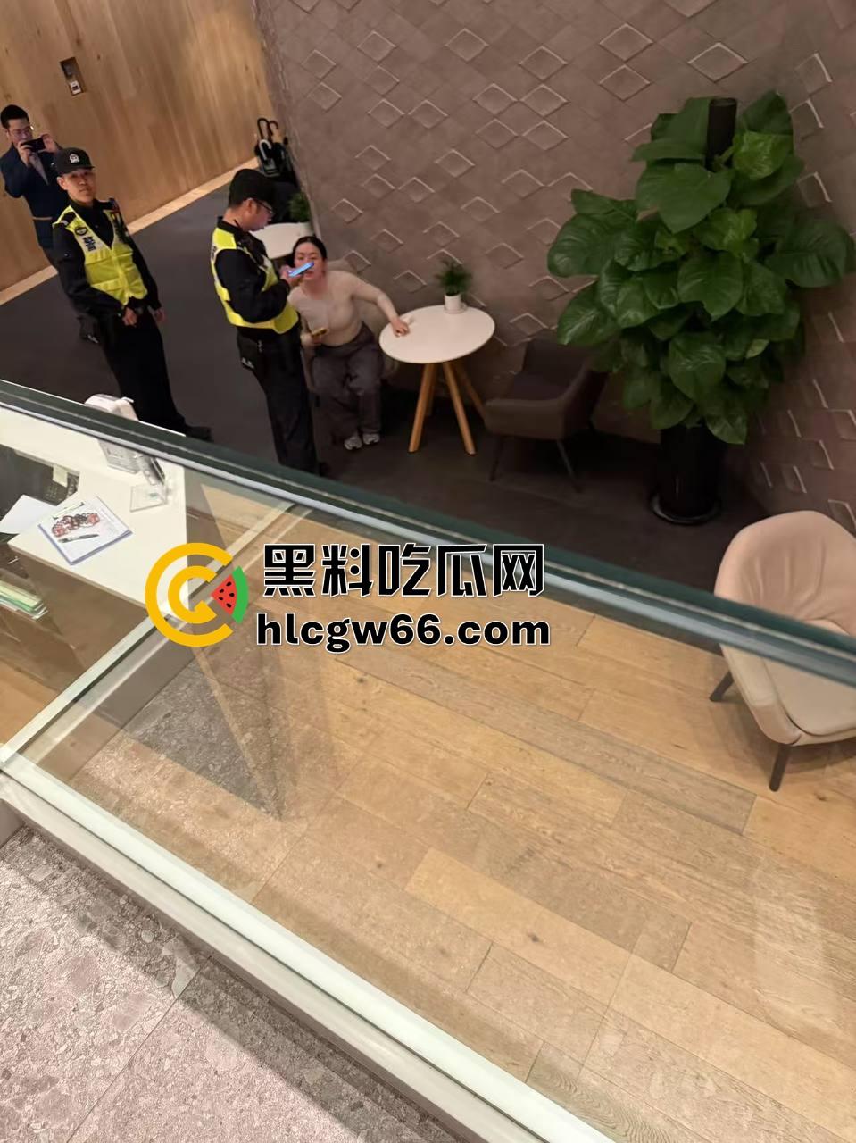 成都小仙女健身房被基佬狂骂，母0攻击性拉满，气得要报警，炸裂的一批！-4