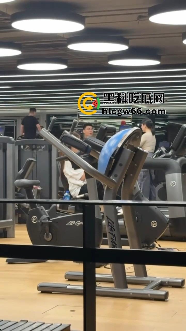 成都小仙女健身房被基佬狂骂，母0攻击性拉满，气得要报警，炸裂的一批！-7