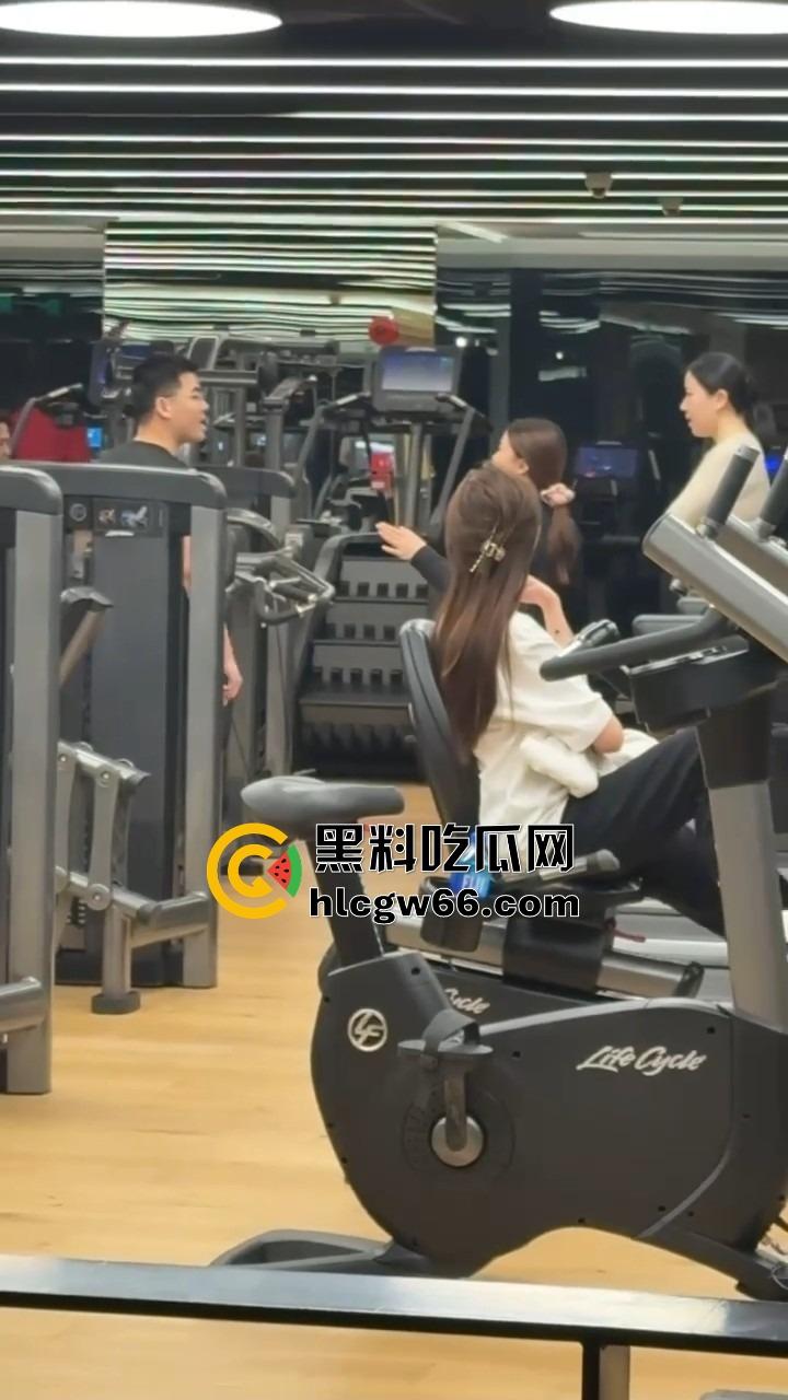 成都小仙女健身房被基佬狂骂，母0攻击性拉满，气得要报警，炸裂的一批！-9