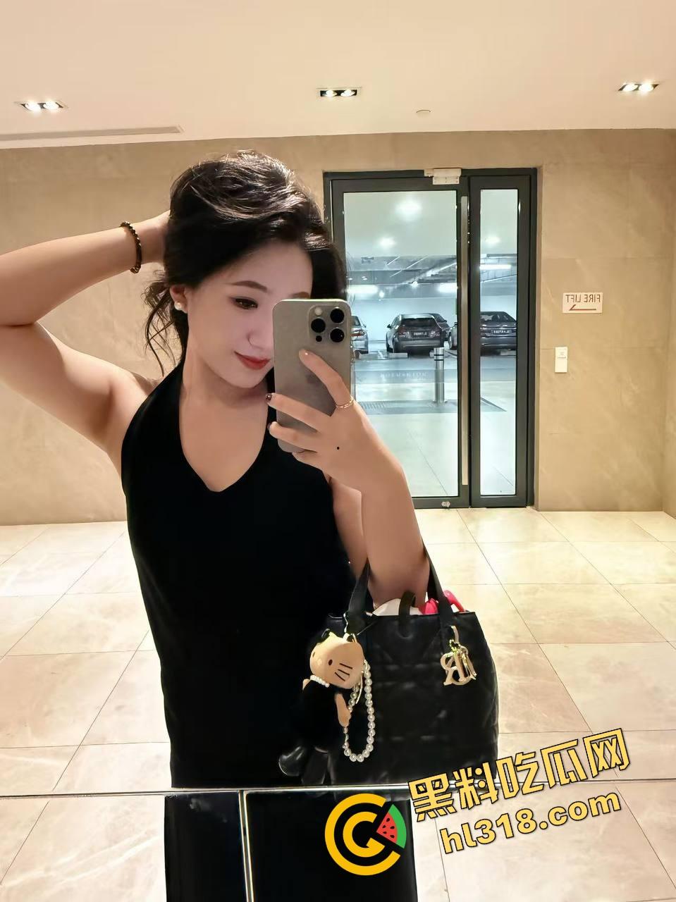 海角大神分享会喷水的亲姐姐，酒吧里爆操醉酒姐姐，酒劲上头让她喝尿，最后带回酒店肛射睡奸！-2