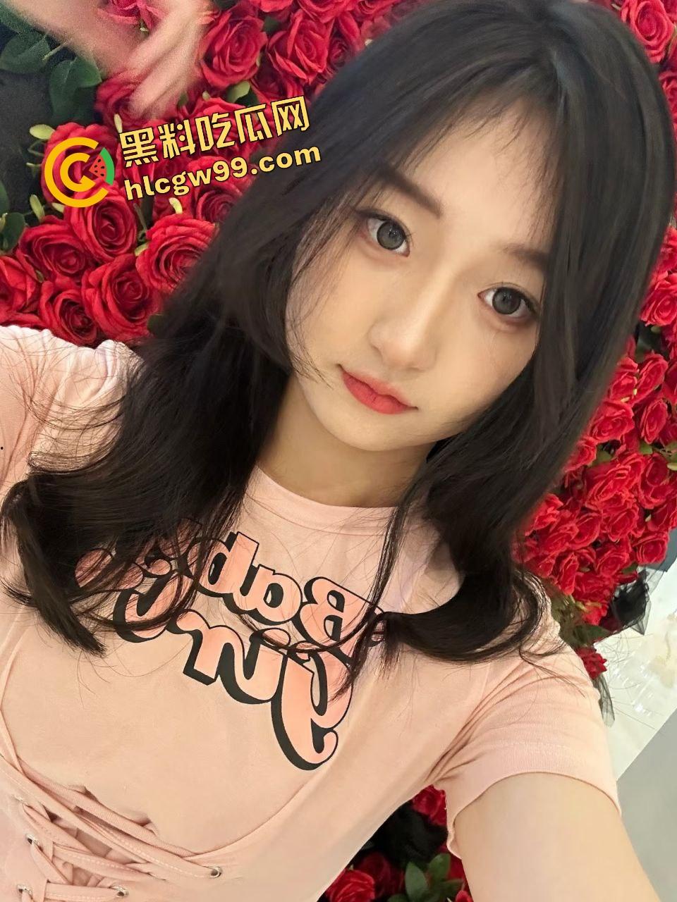 四川达州社会骚鸡【张雅】没工作于是下海做鸡，首次约炮就深喉口爆中出骚逼！独家曝光流出！-1