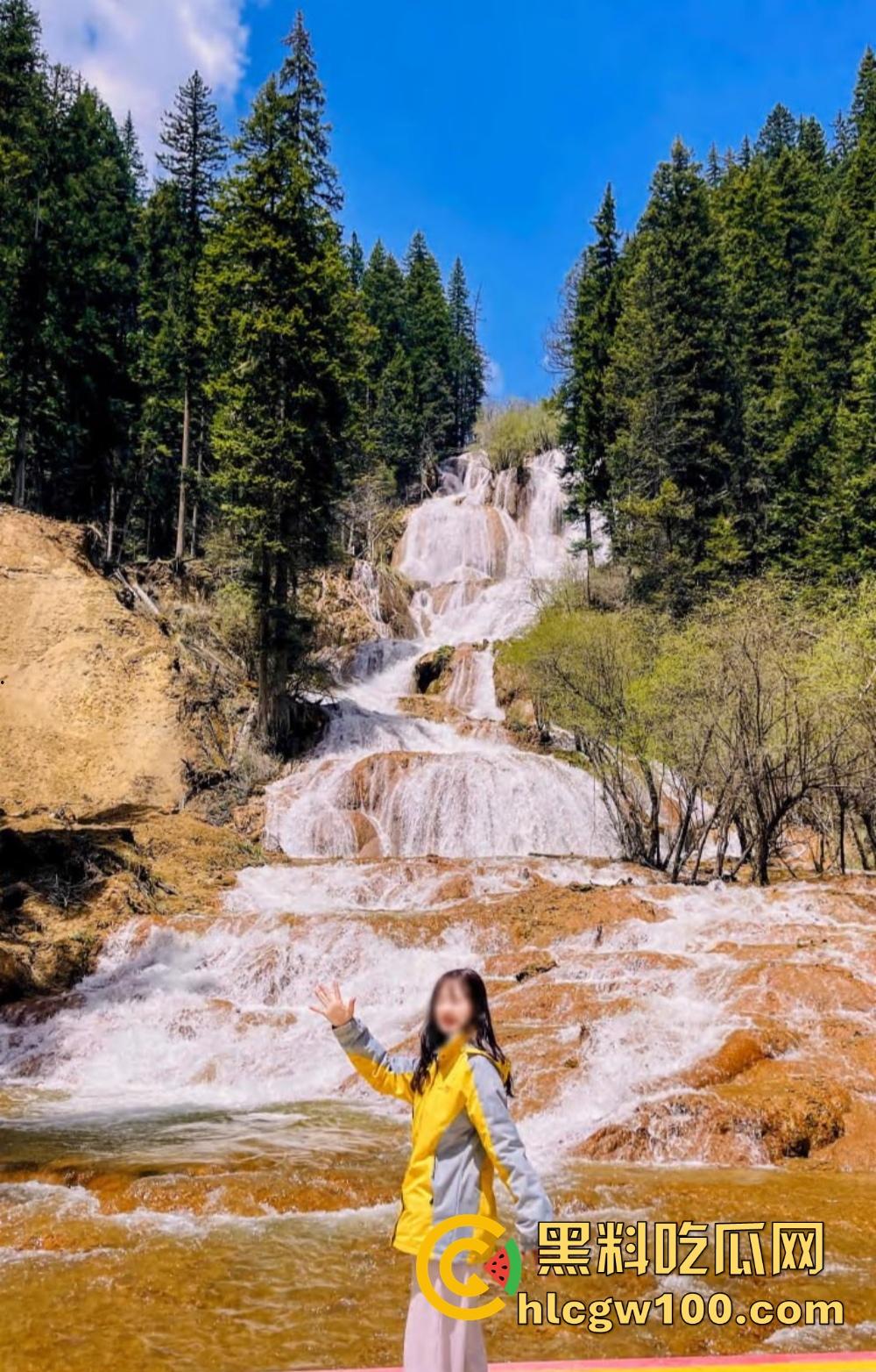 硬核绿帽玩家的骚操作，娇妻孕期成了肉体尤物，乳汁润滑胸推群P，玩到人尽皆知！-9