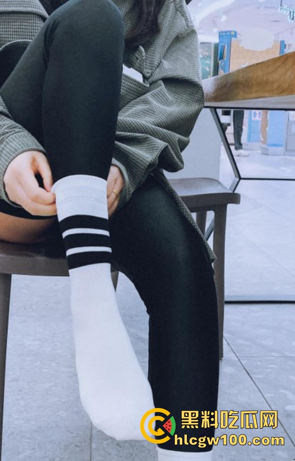 硬核绿帽玩家的骚操作，娇妻孕期成了肉体尤物，乳汁润滑胸推群P，玩到人尽皆知！-20