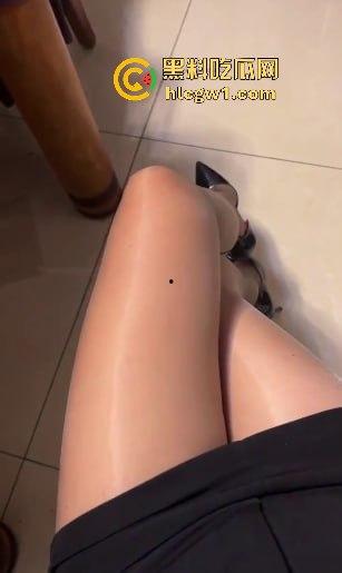 独家内幕抖音性感少妇【马妲己】私拍金主视频曝光！黑丝挑逗让金主爽翻，紧急注销号跑路！-3