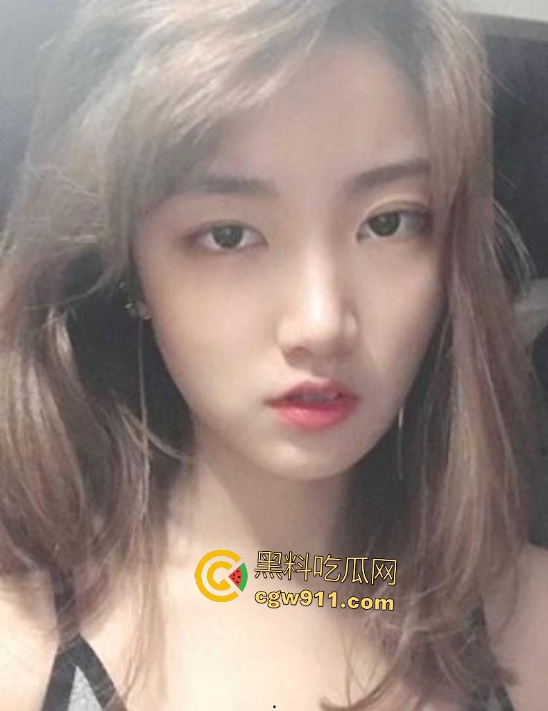 北大材女【赵一曼】宿舍约炮，清纯校花变口交女王，露脸深喉吞精，猛男后入狂抽翘臀！-1