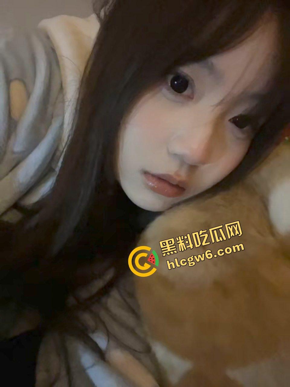 重庆舞蹈学校白虎粉嫩小骚货『于心怡』刚成年精神白虎妹 多金猛男约炮无套爆操骚逼！原创独家曝光流出！-3