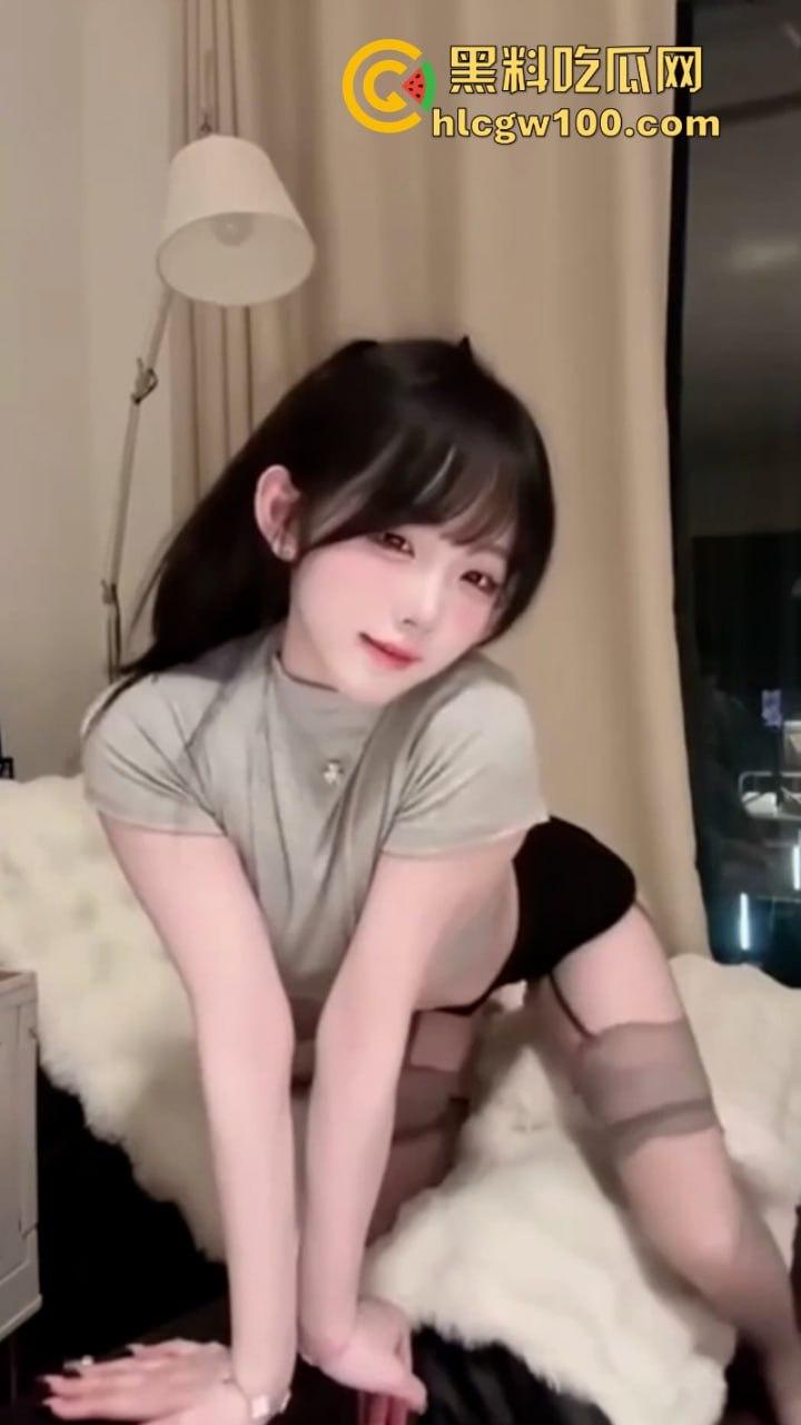 抖音百万粉丝巨乳网红【童锣烧】为捞金竟兼职做网黄 私拍大奶福利视频曝光！-13