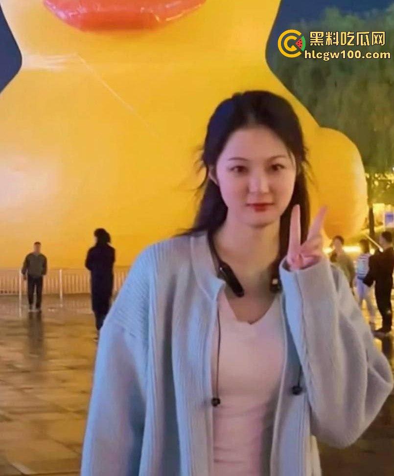 四川大学大二微胖巨乳【吴雪妍】约炮视频曝光，充满诱惑的反差美顶不住！-2