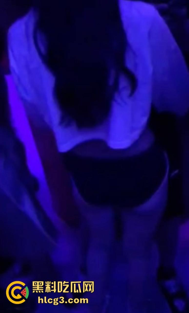 “十元一摸”成都夜生活的性故事 现在知道莎莎舞是怎么玩的了吧！不行了！扶我去成都-1