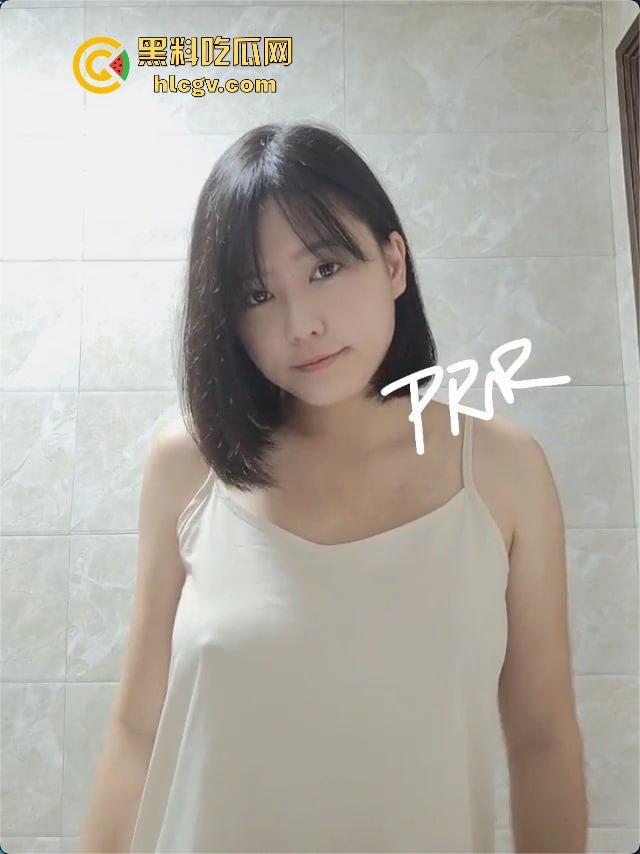 邻家女神【林琳】的清纯与性感反差美，瓜友直呼过目不忘，想要一探究竟！-1