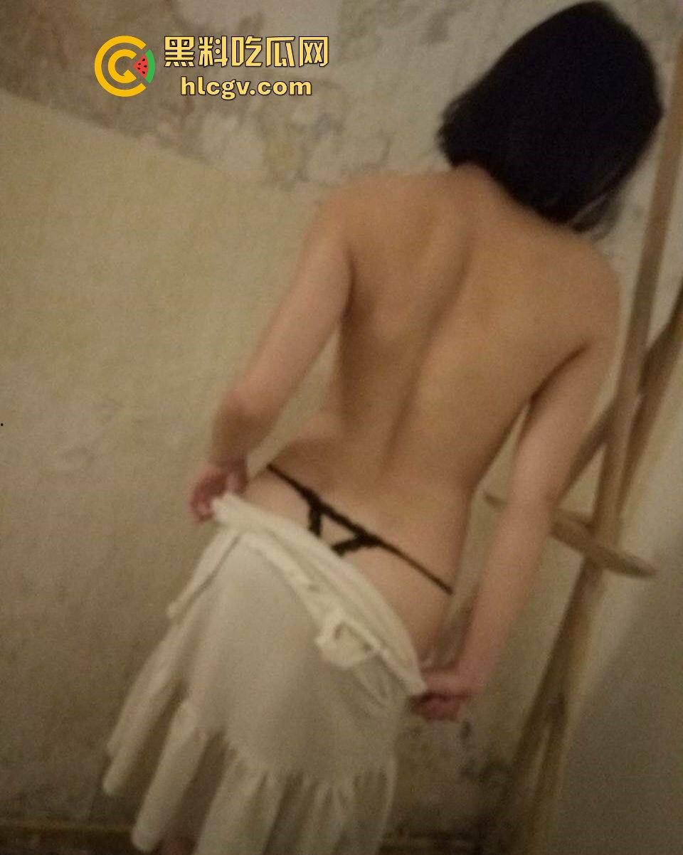 邻家女神【林琳】的清纯与性感反差美，瓜友直呼过目不忘，想要一探究竟！-9