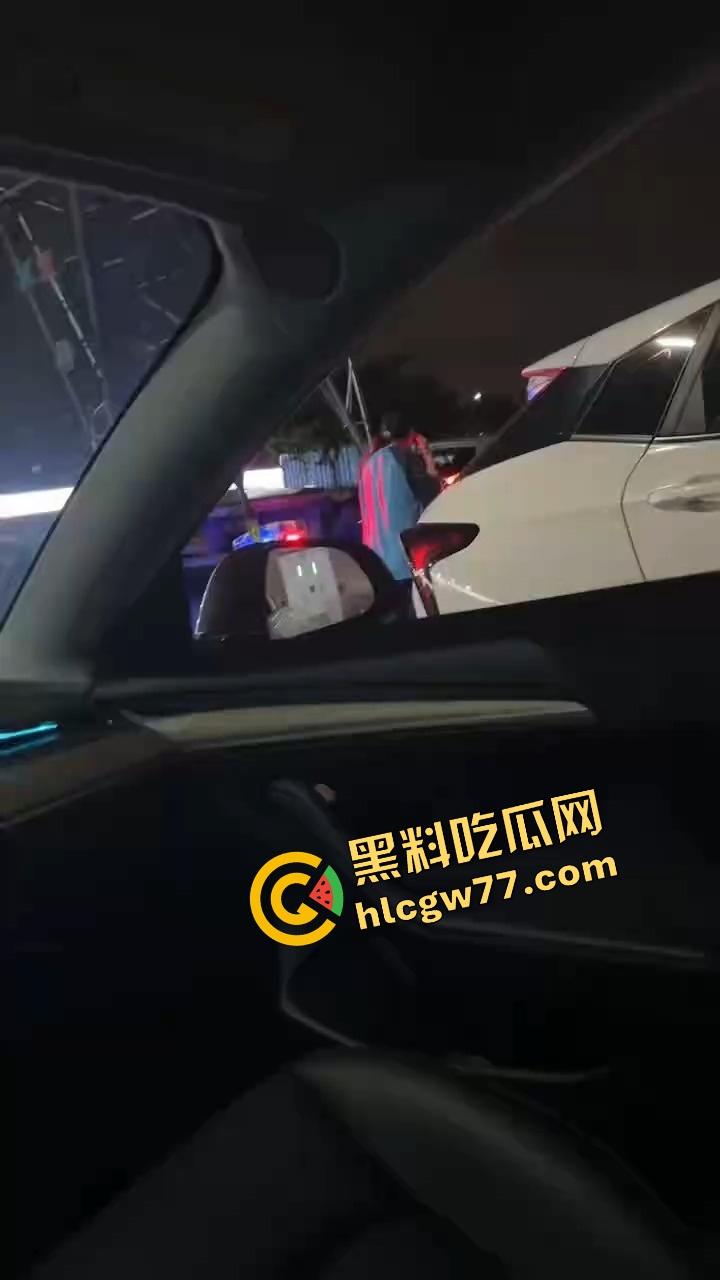 小学骚妹『林雨桐』年龄懂得都懂，跟黄毛开房被亲姐现场逮住，床单都湿了才反应过来闯大祸！-2