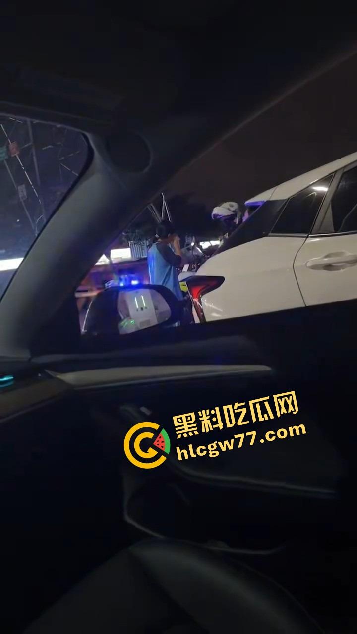 小学骚妹『林雨桐』年龄懂得都懂，跟黄毛开房被亲姐现场逮住，床单都湿了才反应过来闯大祸！-3