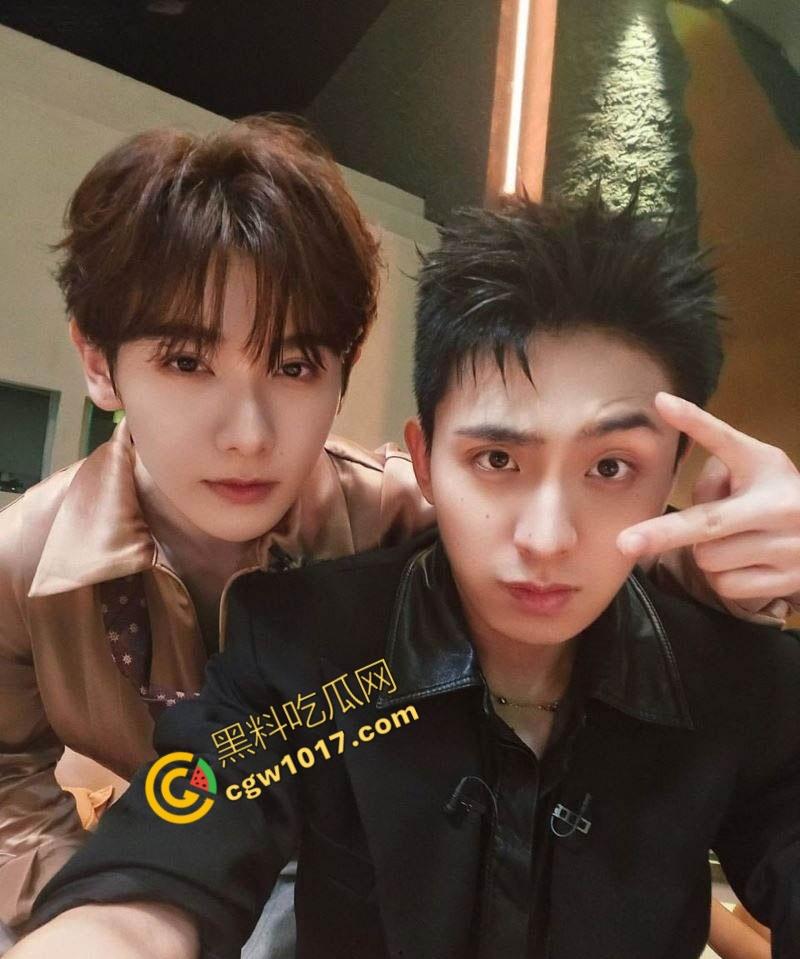 顶流男歌手【焦迈奇】密室调教视频震惊娱乐圈，腹肌男神被资本大佬如狗般玩弄，表情从抗拒到享受，炸裂网络！-5