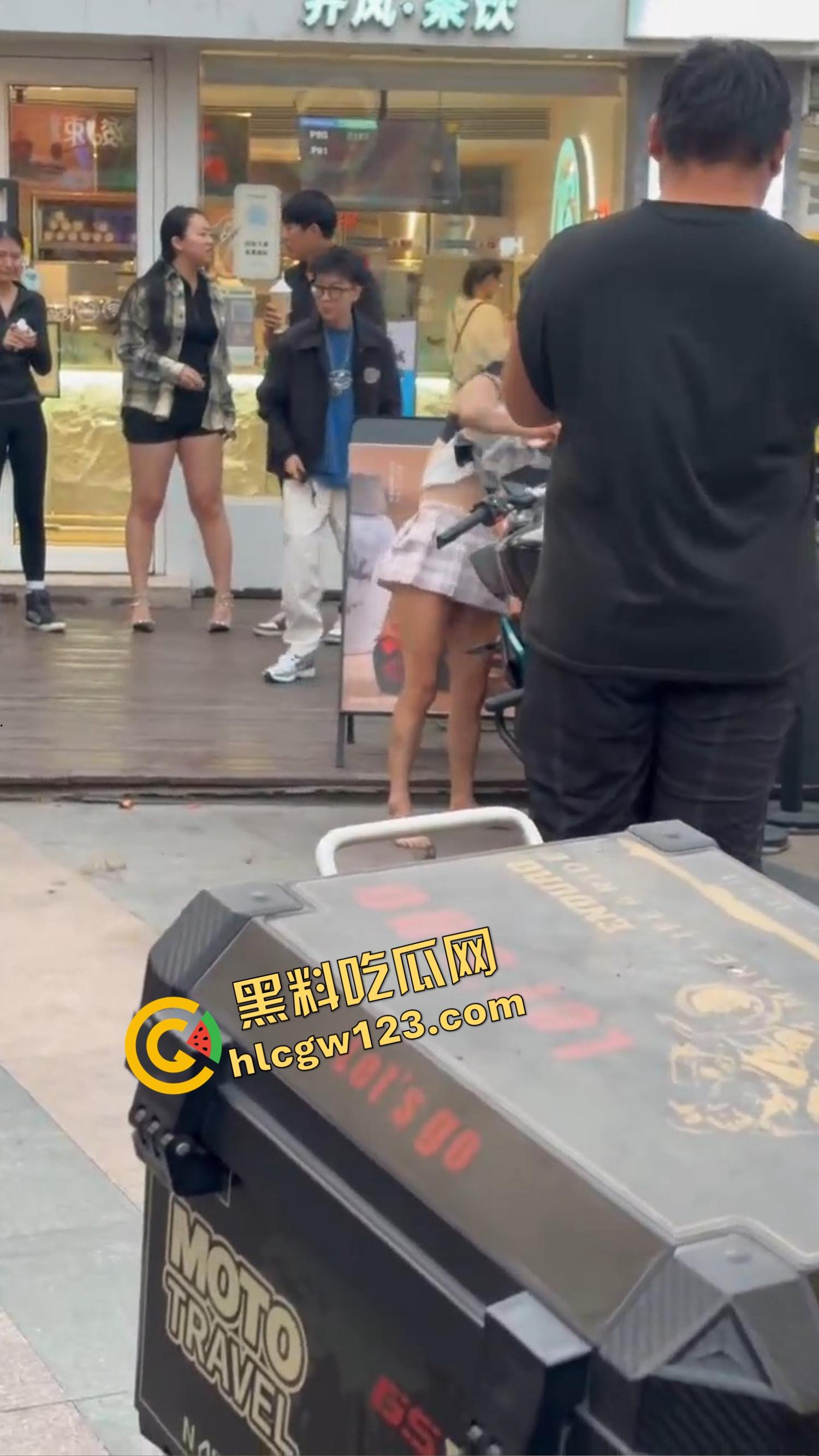 淄博JK铁锤妹妹怒砸春风450NK，穿着丁字裤情趣衣酸辣粉塞排气管，全网暴走萝莉认证已满级！-2