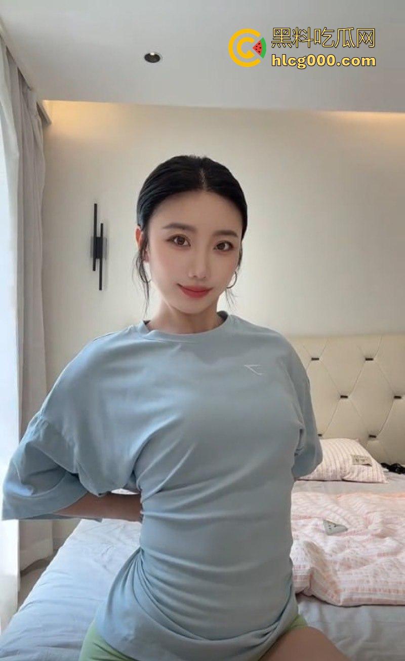 抖音健身网红【美式加满】极品身材御姐，各种情趣装骚舞诱惑，极致的肥奶翘臀，鸡巴看了直喷！-5