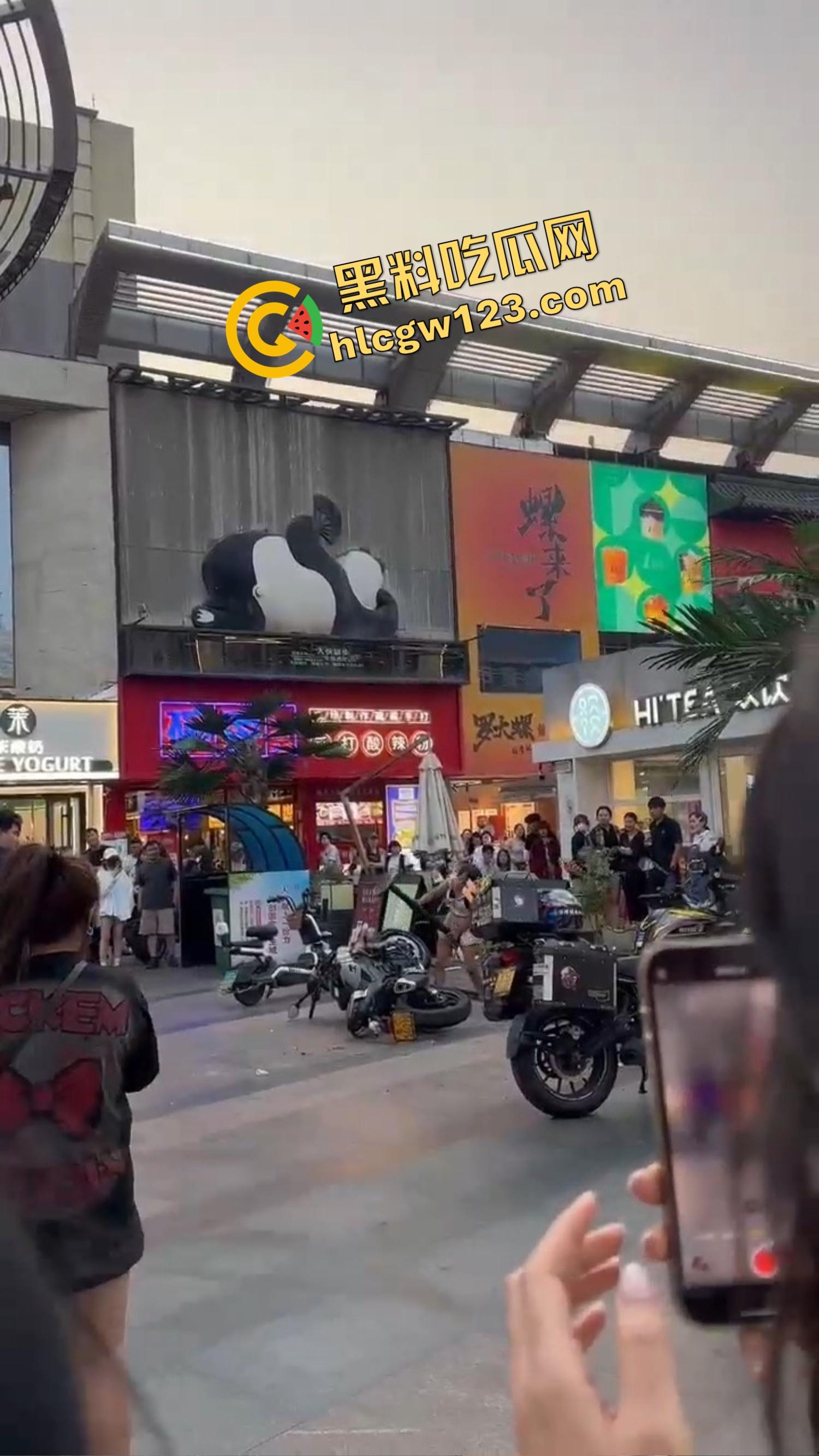 淄博JK铁锤妹妹怒砸春风450NK，穿着丁字裤情趣衣酸辣粉塞排气管，全网暴走萝莉认证已满级！-8