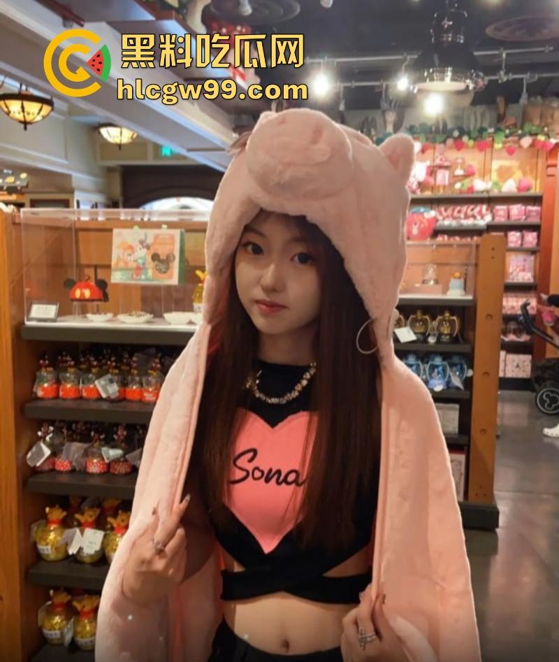 穿着校服的福建女高中生【王轶】与男友偷吃禁果视频泄密，嫩得逼人，肏得爽歪歪，果然女孩就是比女人更嫩！-11