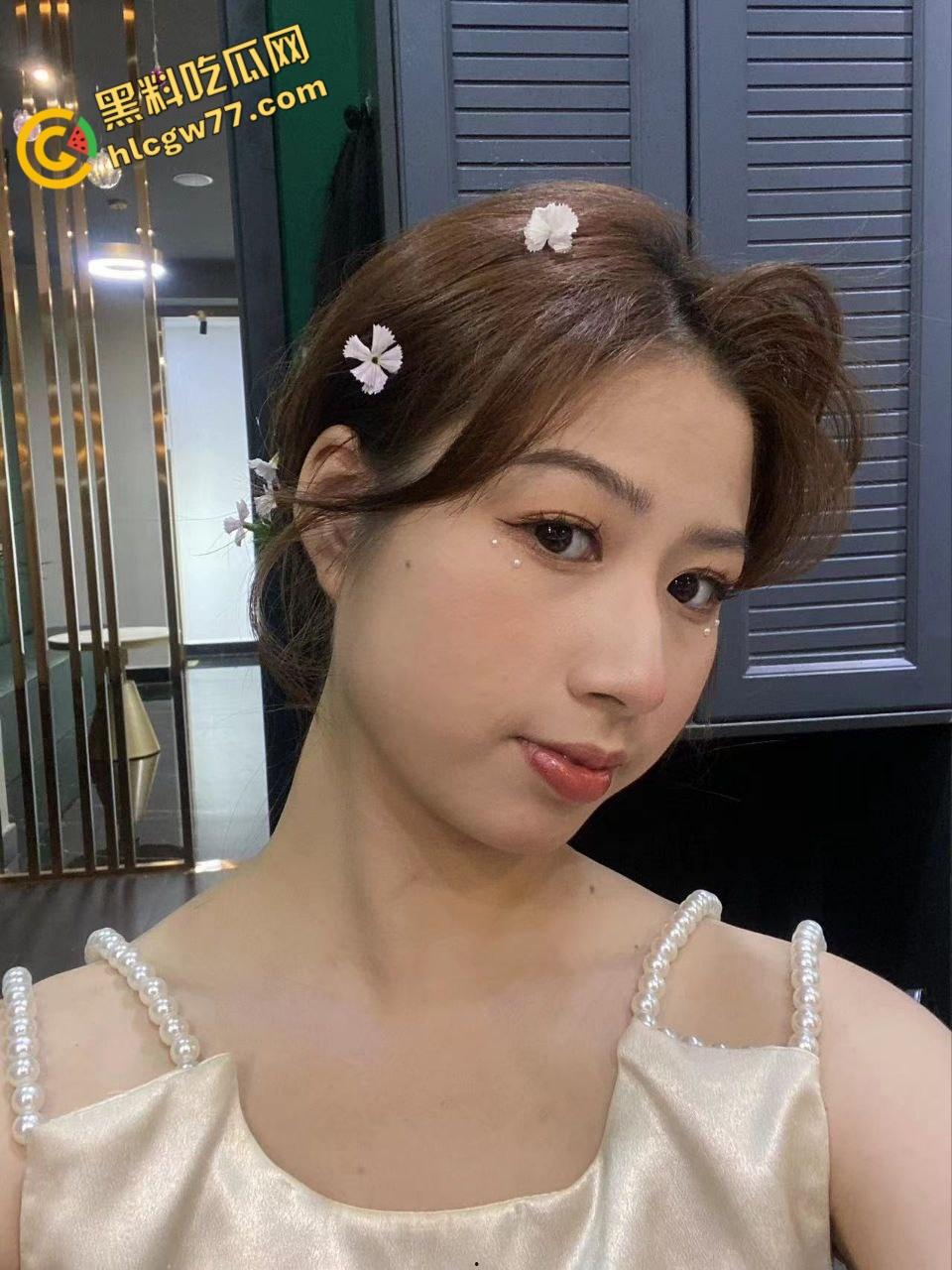 珠海幼师【刘欢欢】，野外露出粉鲍群P，SM调教淫叫震天，只为完成主人的任务!-2