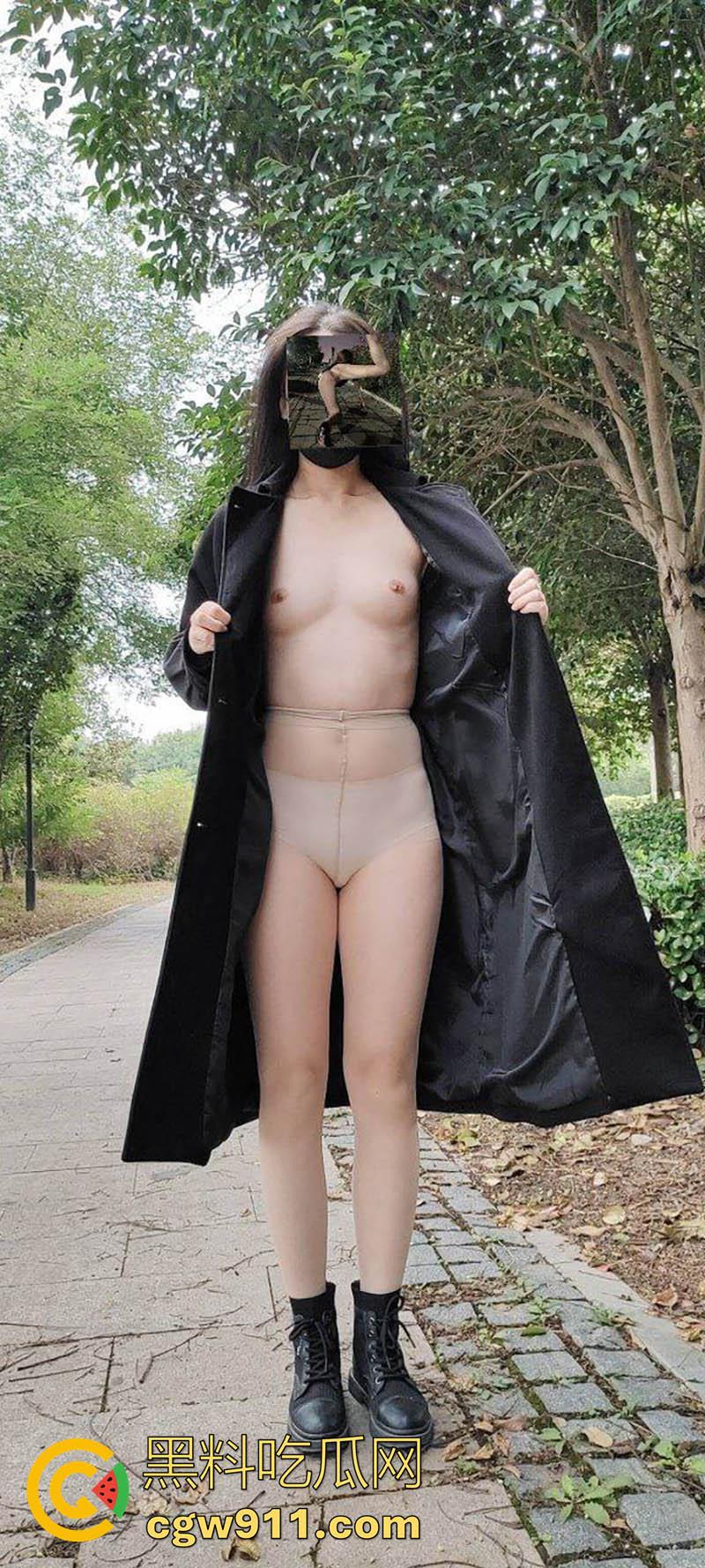 绿帽大神曝光翘臀老婆，超爱公园露出，曾塞着跳蛋逛街，寻找一位大屌猛男，渴望玩一次3p-4