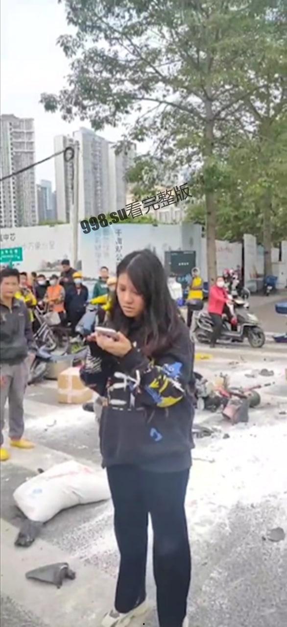 又见马路女杀手！监控拍下可怕一幕-6