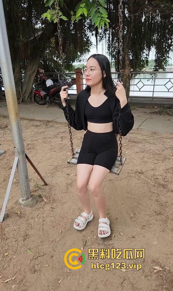 香港网红【Mely】小黑屋系列爆火！街头露出加无套内射，口交后入、滴蜡调教玩出新高度！-2