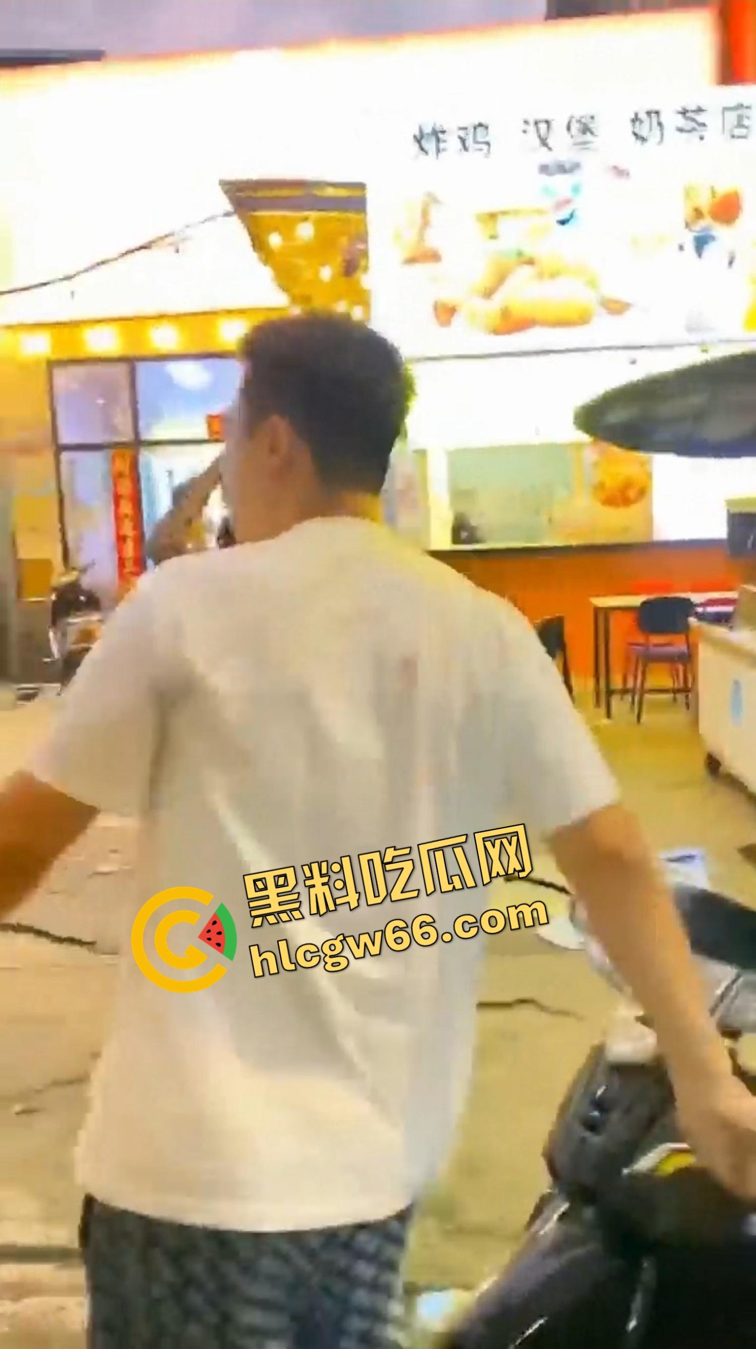 金边中国男子网恋奔现，一口一个宝贝，结果见面要开炮竟发现对方是拼刺刀选手，破防当街狂殴15分钟！-2