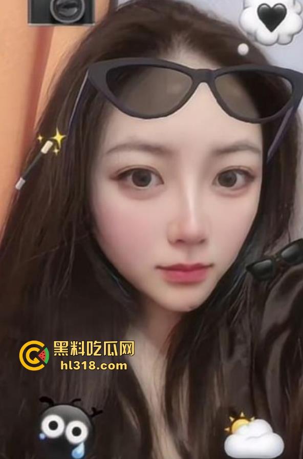 海角乱伦，发情婶婶身穿古装肚兜疯狂色诱，美艳熟妇饥渴舔弄，被无套爆操内射！-3