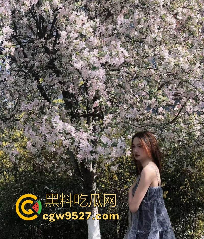 偷情大四女友闺蜜【耿思雨】斯文尤物秒变骚货，饱满肥美的骚穴，湿漉多汁，入爆操内射喷水！-3