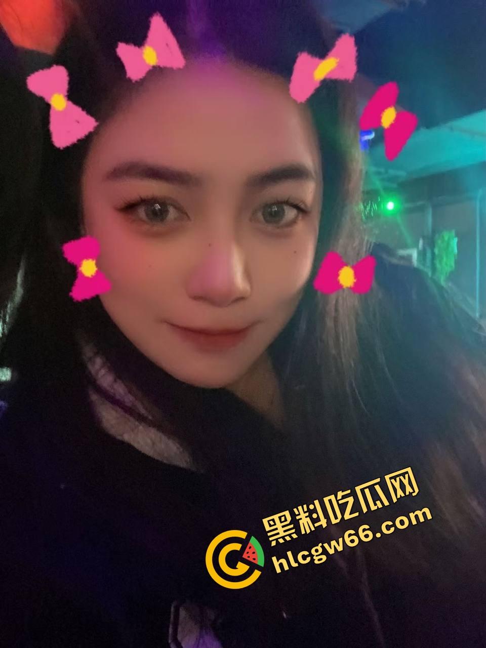 重庆财大新疆母狗『夏兹热丽』第一次刚破处就被拍下口吞脸射，鲍图奶照全网流出，干完还舔精自拍！-11