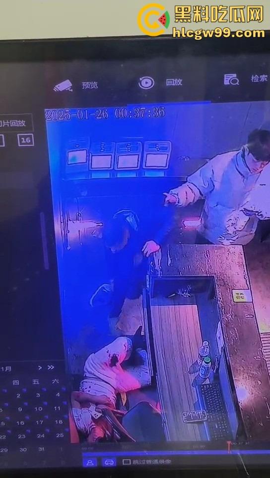 新年第一刀,莆田大过年上演血腥捅人案,五六刀下去,白刀进红刀出,大过年直接血溅当场!-9