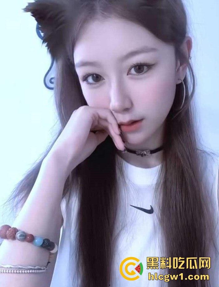 珠海职业学院【王紫宣】被学长PUA带到出租屋 抽搐着被爆操 狠搞到快断气还嚷着要更多！-3