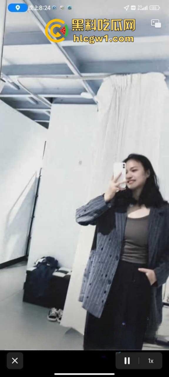 独家曝光!快手福利主播【胸照样凶】表面直播擦边 私底下粉丝付费一对一来者不拒 直接开会议视频裸聊自慰抠逼!-3