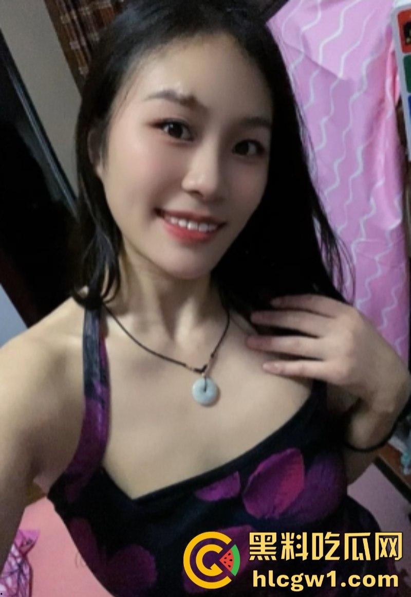 独家曝光!快手福利主播【胸照样凶】表面直播擦边 私底下粉丝付费一对一来者不拒 直接开会议视频裸聊自慰抠逼!-13