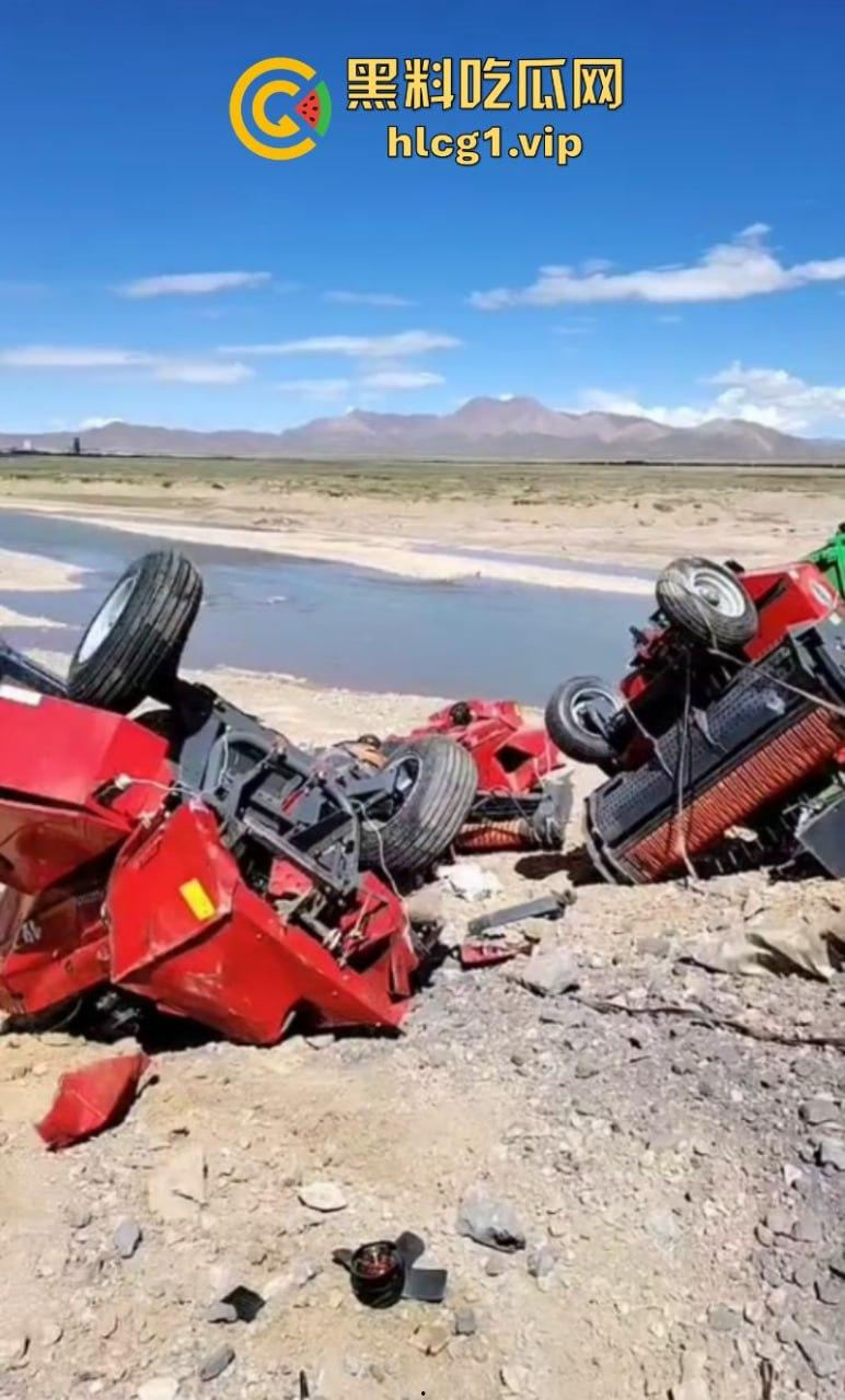让人揪心!宁夏到西藏安多山高速公路发生惨烈事故 挂车相撞现场一片狼藉-7