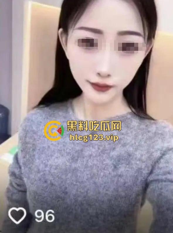 河南夏邑原配抓小三【双双】,丈母娘亲自上阵调解,女婿出轨场面一片混乱,小三真容曝光后抖音销号!-13