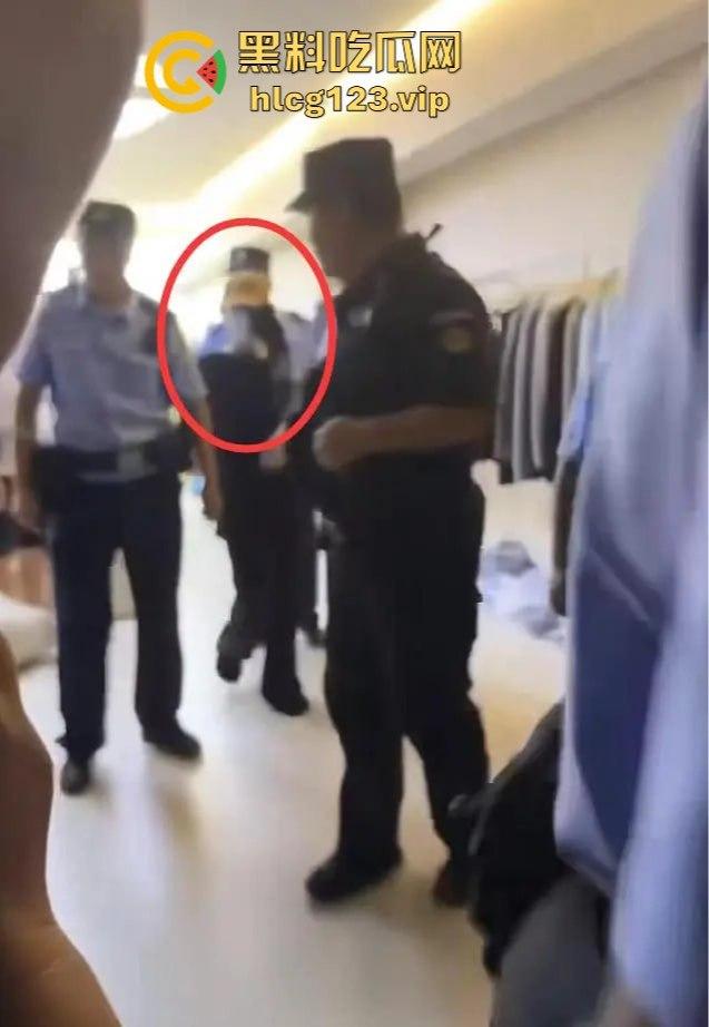 河南夏邑原配抓小三【双双】,丈母娘亲自上阵调解,女婿出轨场面一片混乱,小三真容曝光后抖音销号!-19