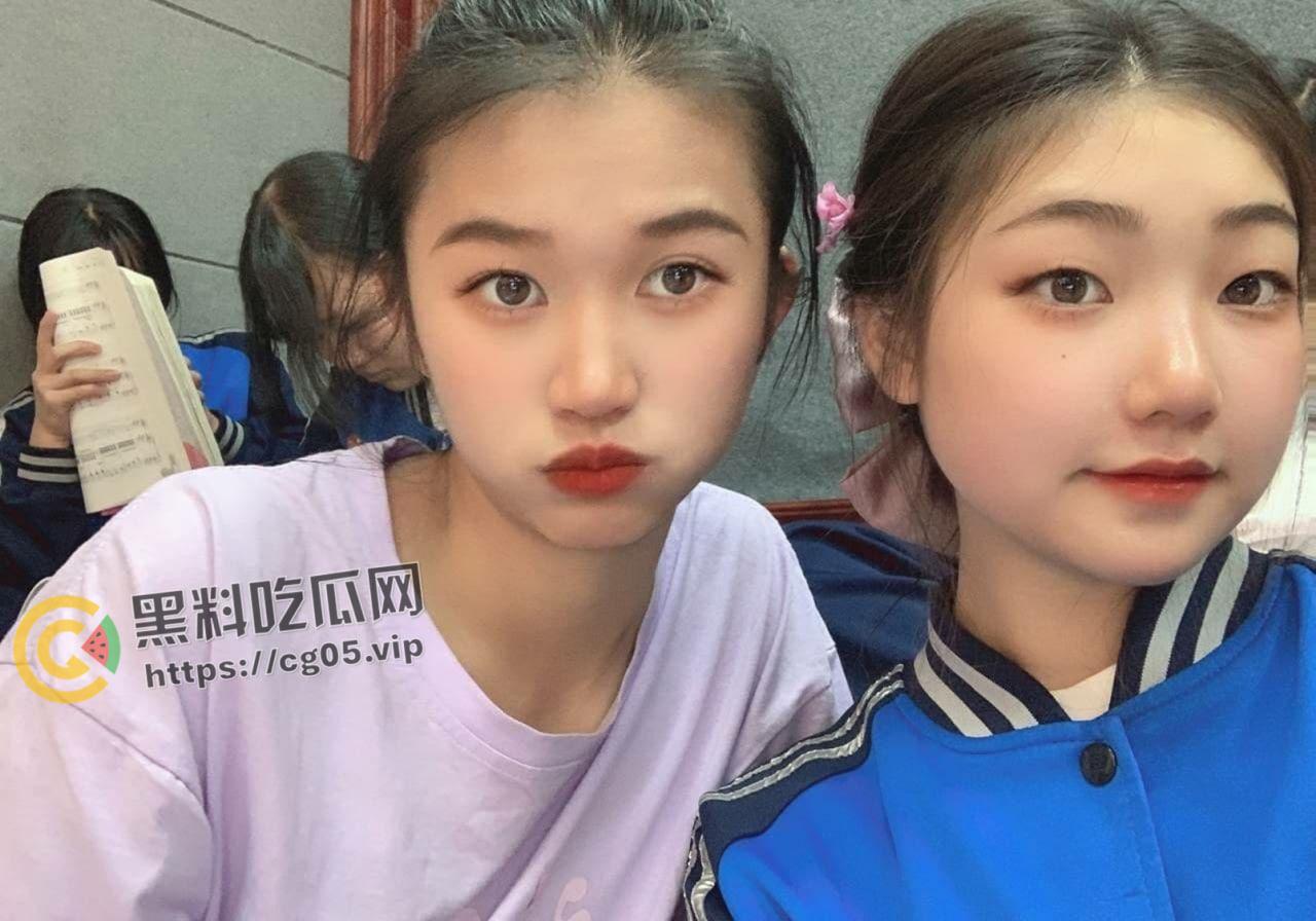 北京艺术传媒职业学院 大一舞蹈新生下海被曝光 绝对反差婊 喜欢毒龙钻 吃脚趾 胸上还纹身-4