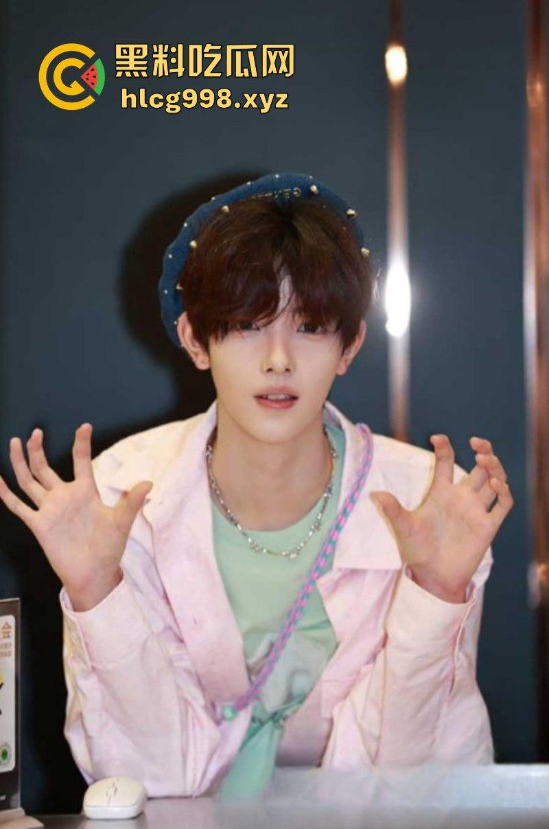 抖音77w粉网红【新澈】本名【徐阳】出道既塌房 入驻抖音成网红又被爆是男同 恋爱期间出轨多人  屁股也是真忙啊-33