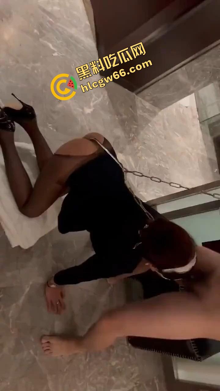 厦门模特『蒋莎莎』让渔业老板高端调教，逼被锁死姿势全开，肛钩一栓动一下都疼！-12