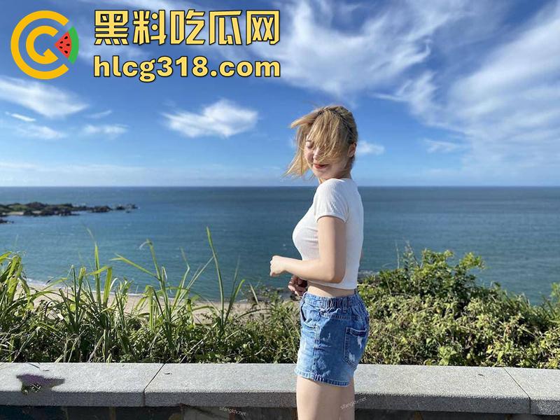 香港巨乳女同大学生【karin】，身材凹凸有致，奶大臀翘极致性感，和女友互舔鲍香艳无比！-2