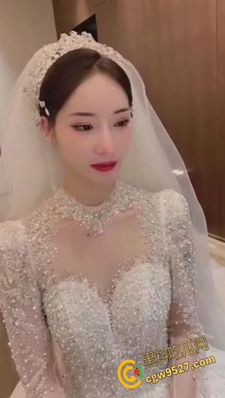 福建德化反差母狗【张丽琼】，与男友同居一年，前天晚上还一起过夜，被爆昨天于他人结婚，剧情真狗血 !-4